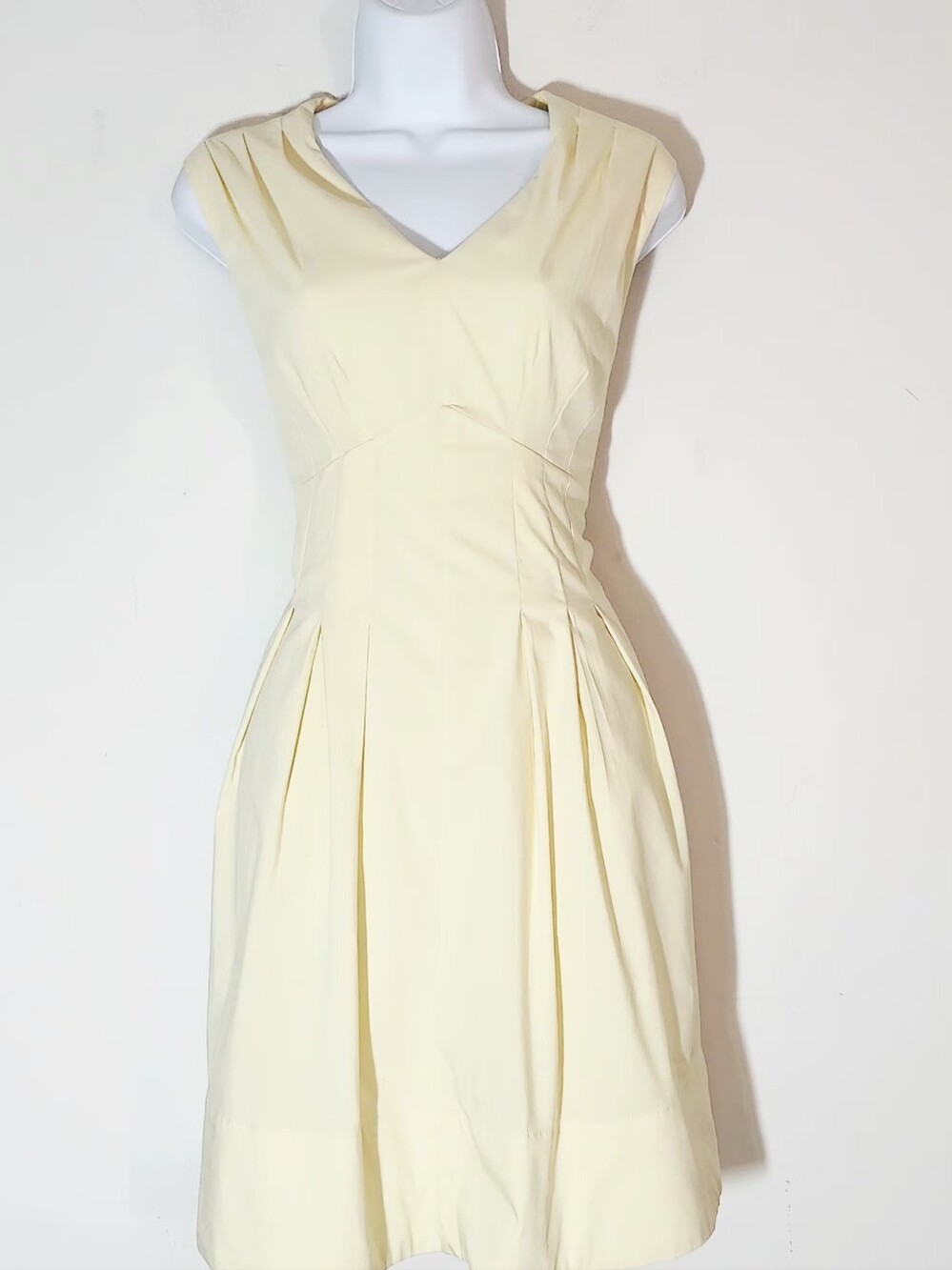 Rachel Zoe V-Neck, Sleeveless, Pleated Fit & Flare Dress Size:10 Color: Yellow